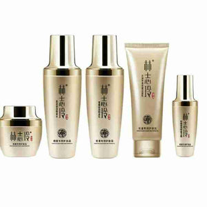 Moisturizing skin care set.
Style: Has been upgraded to the latest.
Net content: 120g/ml).
Cosmetic effect: moisturizing, brighten skin tone.
